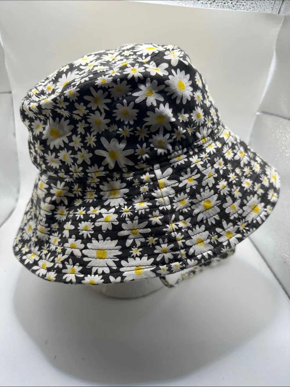 Millymook Black Daisy Bucket Hat with Chin Strap